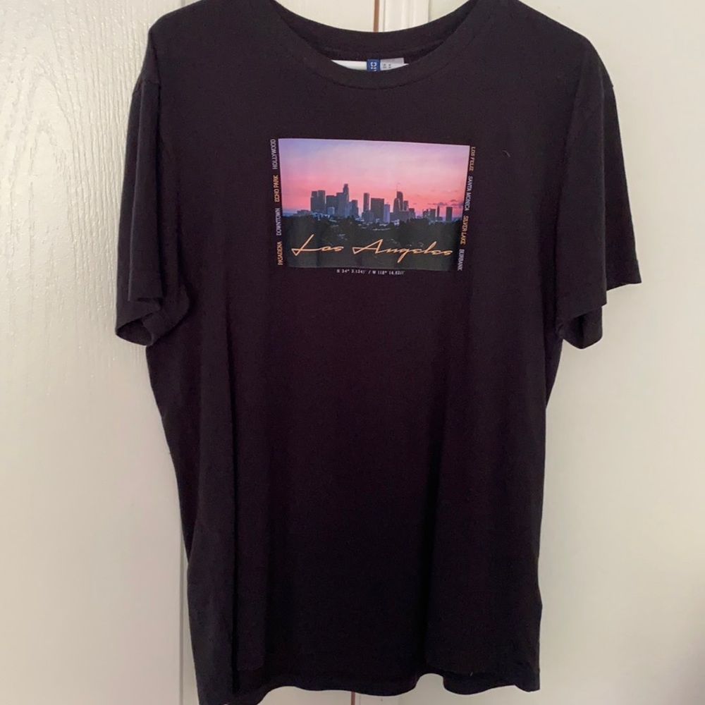 Men’s shirt with graphic design